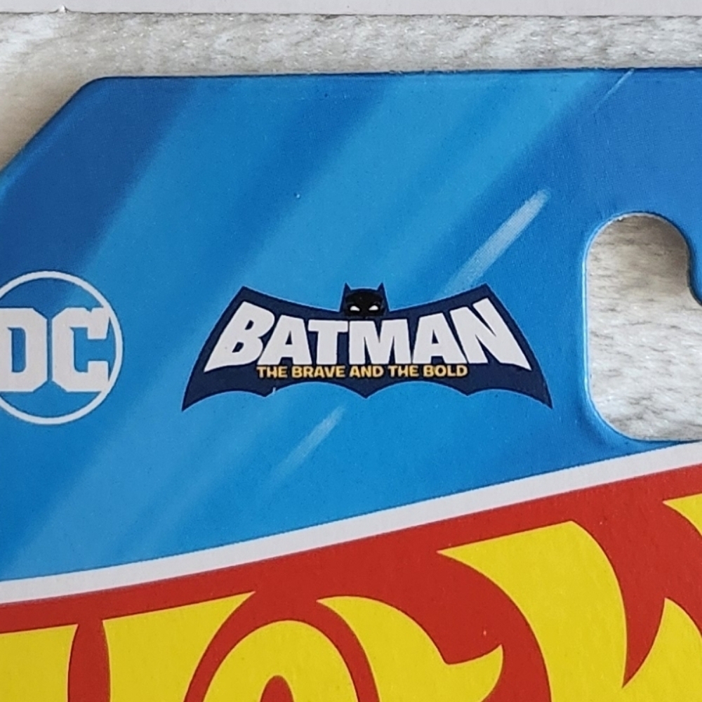 ๐ฆ๐Hot Wheels Batman Batmobile Set โ 4 Cars โ TV & Movie Versions โ NWT - Picture 9 of 16